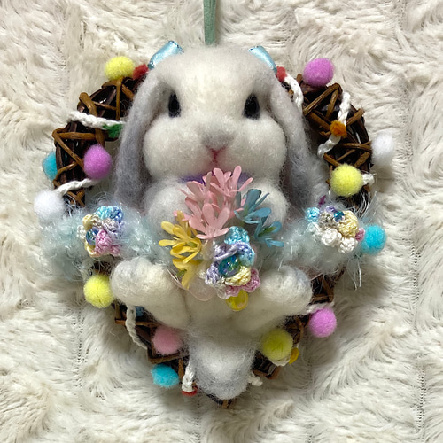 羊毛フェルト。うさぎ。ロップイヤー。リース 羊毛フェルト 