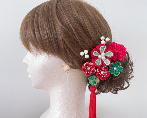 椿とちりめん玉とリボンのヘッドドレス 髪飾り 赤 造花 和玉