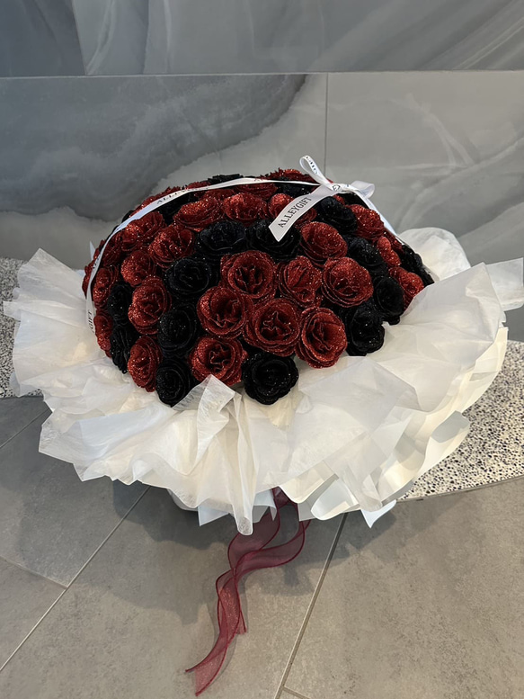 Tiktokで話題の99本薔薇　グリッターローズ使用　オーダーメイドも可能　テレビでも紹介された花屋AlleyGift 予めご了承下さいませ