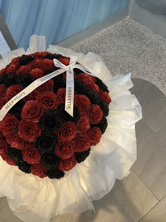 Tiktokで話題の99本薔薇　グリッターローズ使用　オーダーメイドも可能　テレビでも紹介された花屋AlleyGift 予めご了承下さいませ