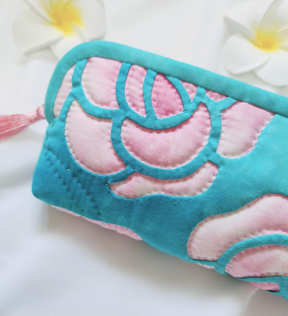 結婚祝い 限定色】ステンドグラス＊ローズのポーチ/ペン眼鏡ケース パッチワーク・キルト