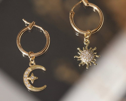 再販】2way◇太陽と月星CZモチーフフープピアス【14kgf】モチーフ