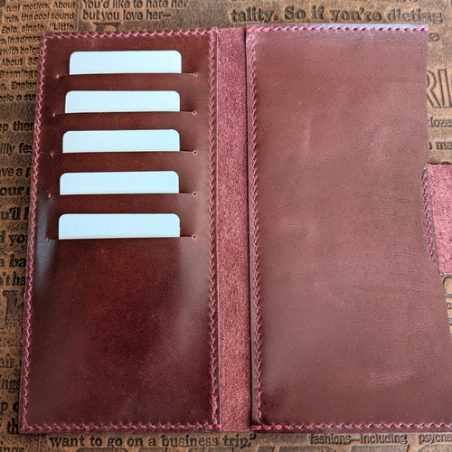 ぐしぐし手縫い＊英字型押しレザーのブックカバー＊