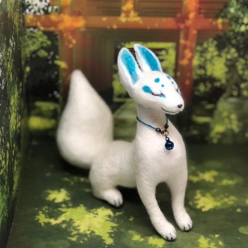 ◇稲荷狐 水色 キツネ 幻獣【羊毛フェルト人形】 羊毛フェルト ◇稲荷狐 水色 キツネ 幻獣【羊毛フェルト人形】 羊毛フェルト