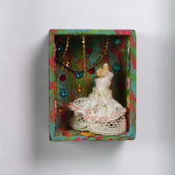 立体コラージュアート作品　特注手作り額装付き　一点物 086210.jpg