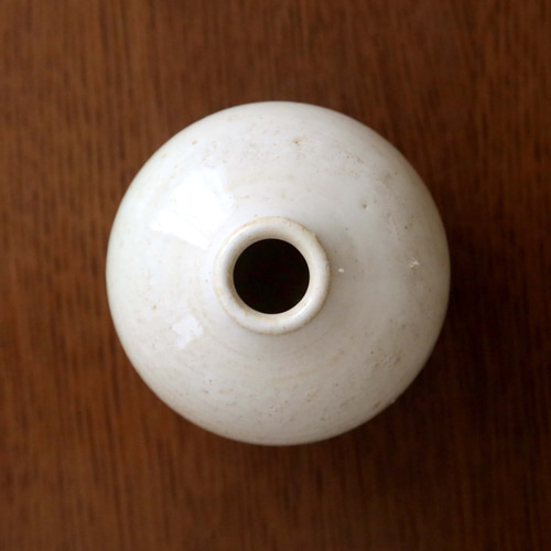 古美術品◼️かなり美しい白い釉薬の花瓶が蔵から出て来ました。 古美術品◼️かなり美しい白い釉薬の花瓶が蔵から出て来