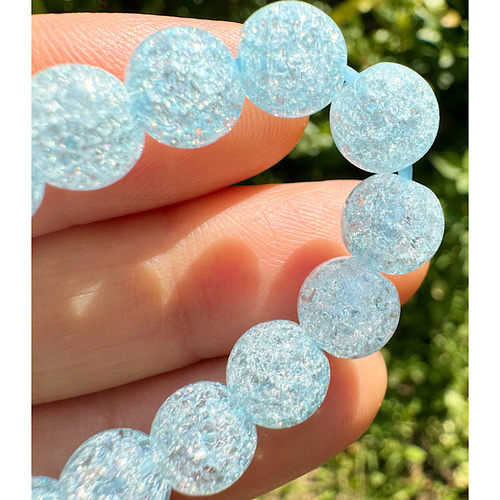 クラック水晶（ライトブルー、着色）8mm 天然石ブレスレット