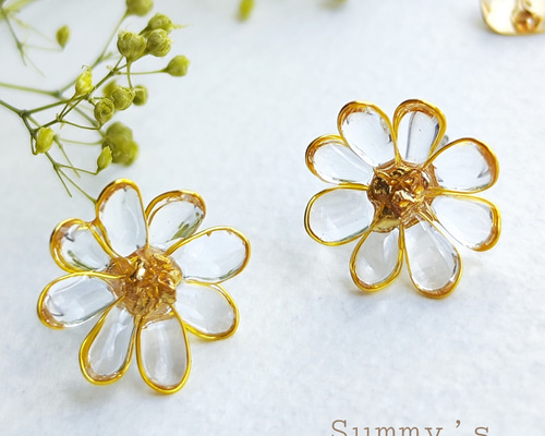 マーガレットピアス　片耳　花芯黄&花びら白 マーガレット ピアス・イヤリング＊ホワイト ピアス（スタッド