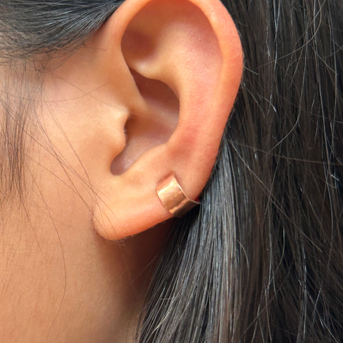 058☻ハンドメイド*モノトーンボタン 大ぶり クリップ イヤーカフ 058☻ハンドメイド*モノトーンボタン 大ぶり クリップ イヤーカフ