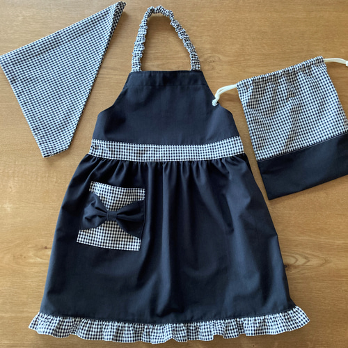 即納】モノトーンのエプロン リボンとフリルが可愛い☆子供 キッズ  