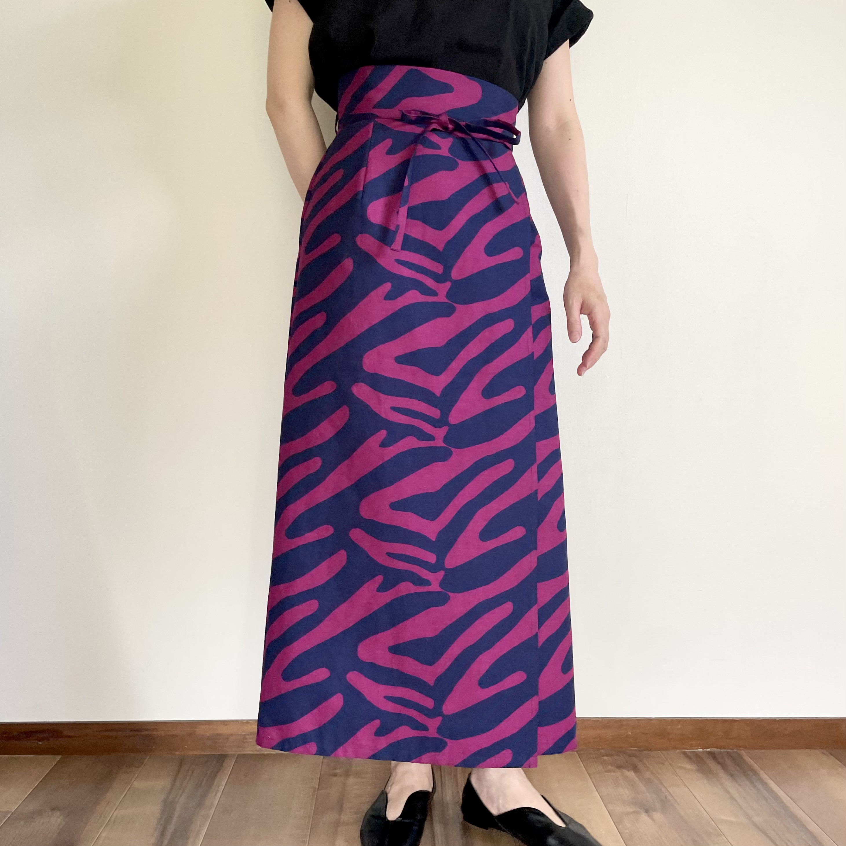 アフリカンプリント　ラップ風タイトスカート　ハイウエスト　navy×pink アフリカ布