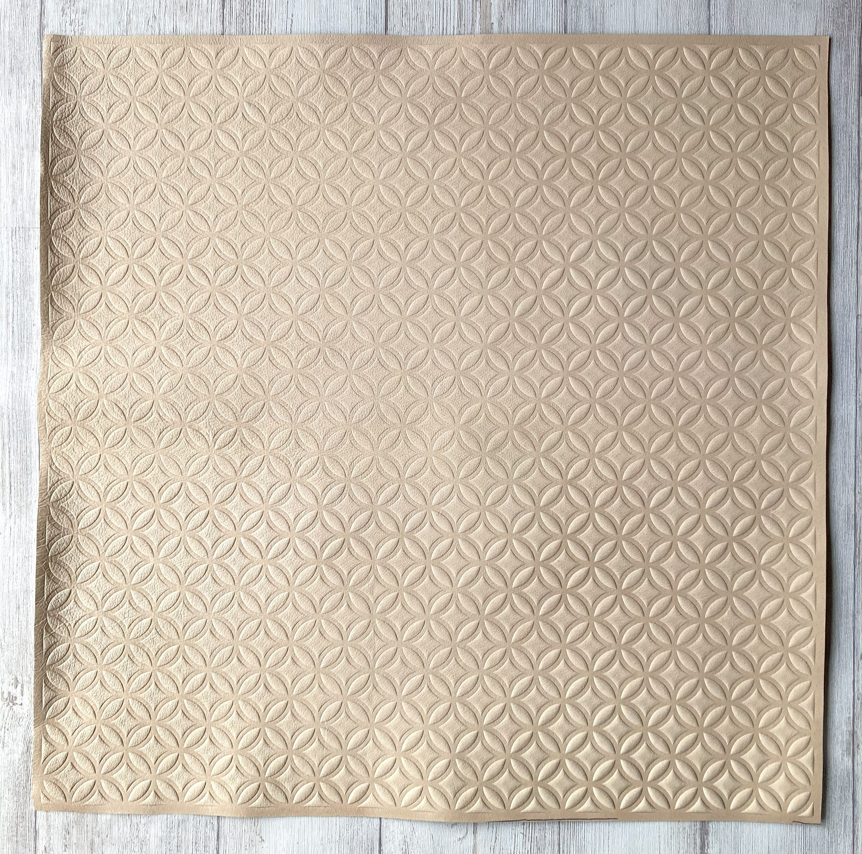 本革レザーシート・和柄エンボス(七宝柄)44×44cm 鳥の子色