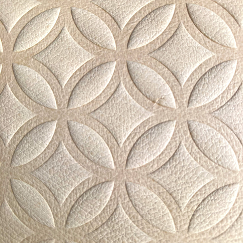 七宝ページ 本革レザーシート・和柄エンボス(七宝柄)44×44cm 鳥の子色