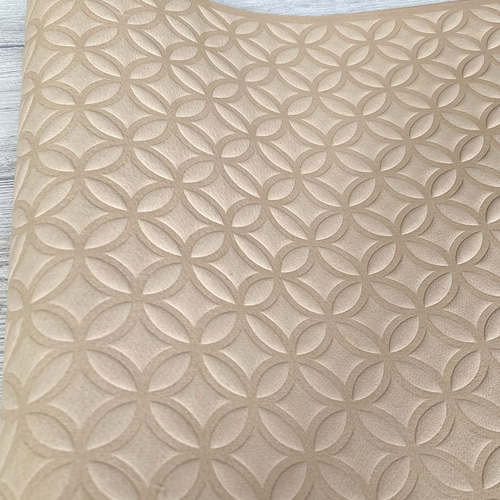 七宝ページ 本革レザーシート・和柄エンボス(七宝柄)44×44cm 鳥の子色