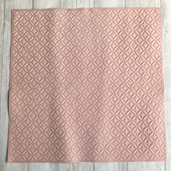 本革レザーシート・和柄エンボス(七宝柄)44×44cm　桃色（ピンク）・国産豚革・日本製 1枚目の画像
