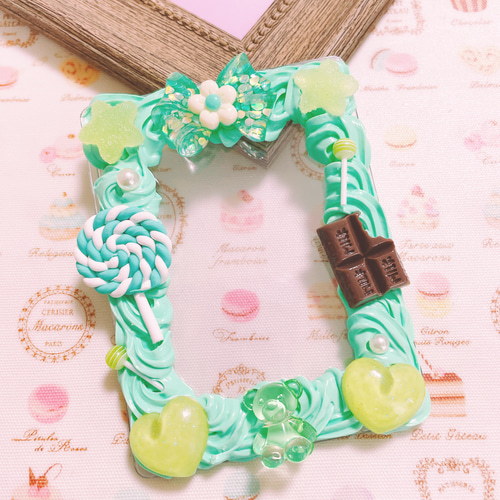 リボンとお菓子のホイップデコ トレカケース (グリーン)クマ チョコ