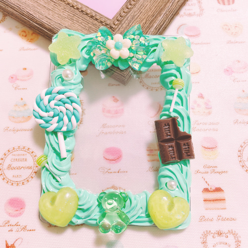 リボンとお菓子のホイップデコ トレカケース (グリーン)クマ チョコ