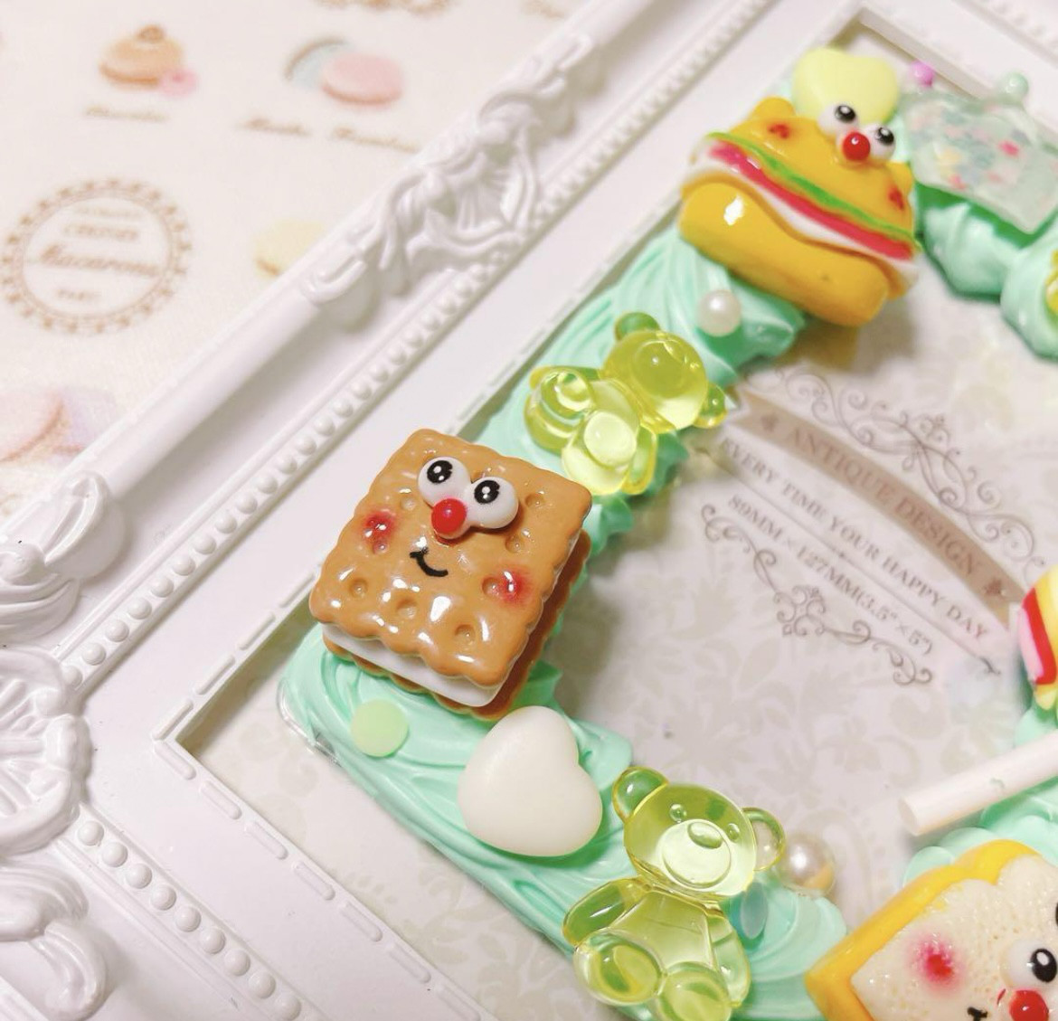 ♡No.8♡ トレカケースデコ ▶︎ 硬質ケースデコ ホワイト