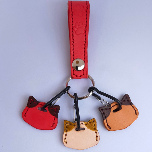 ぐしぐし手縫い＊カウ柄ハラコとヌメ革のキーホルダー＊ 相当 