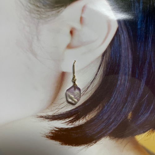 レジンアクセサリー レジンピアス 水彩アート 紫 ゴールドラメ ピアス