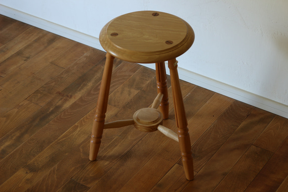木製円形スツール 3本脚 楽天市場】北欧風 三本脚 木製 スツール 3本脚 直径33cm 丸椅子 イス