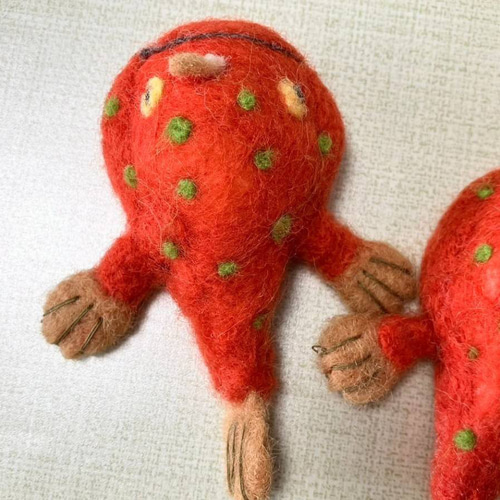 羊毛フェルト　JasmineBlue様 羊毛フェルト【ミドリフサアンコウ】 羊毛フェルト meguyoshi 通販