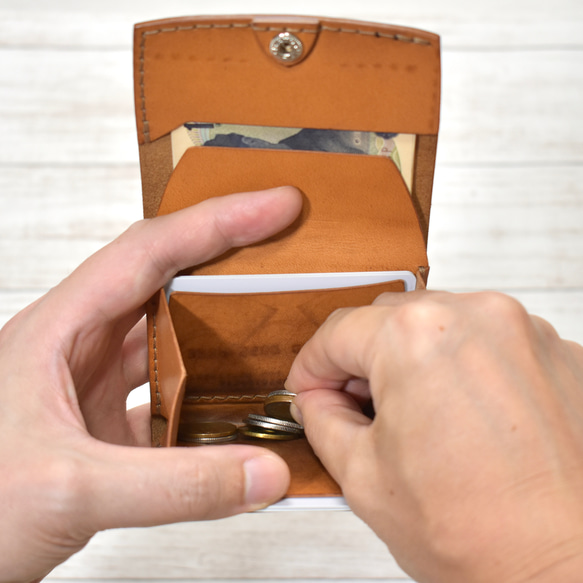 要領(容量)がいいミニウォレット カード6枚 二つ折り 薄め ボルドー イタリアンレザー【SALE】 