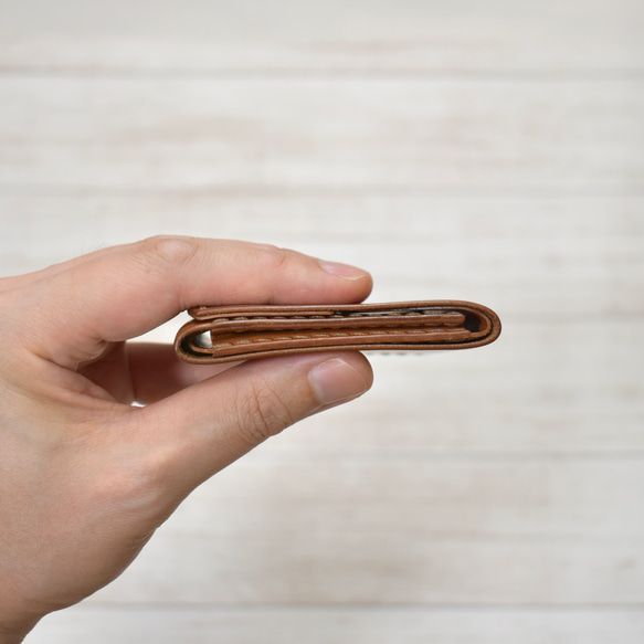 要領(容量)がいいミニウォレット カード6枚 二つ折り 薄め ボルドー イタリアンレザー【SALE】 