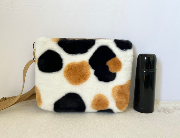 〈マチあり〉三毛猫　ボア　ショルダーバック akaneko  ファー　ハンドメイド　ゆめかわ 3枚目の画像