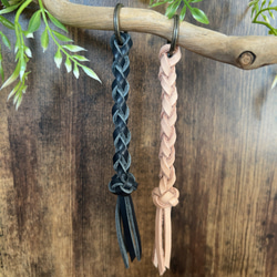 四つ編みキーホルダー 革ひも キーホルダー Lafisu 通販 18086635