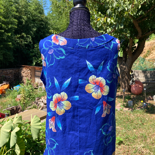 浴衣リメイク 湯上がり服 青 ハイビスカス 花柄 S〜M タンクトップ