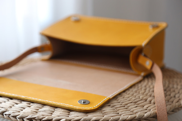 新產品活動進行中！真皮小號手工皮革奢華單肩包 第8張的照片