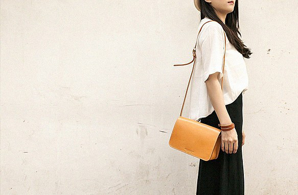 新產品活動進行中！真皮小號手工皮革奢華單肩包 第11張的照片