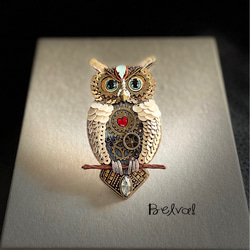 ハンドメイド刺繍ブローチ　909 満月の夜のフクロウ ハンドメイド刺繍ブローチ 909 満月の夜のフクロウ ハンドメイド刺繍