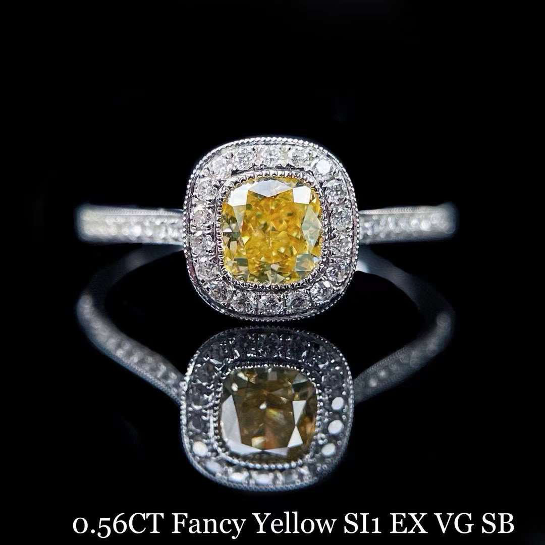 GIA鑑定書付き　0.56ct天然イエローダイヤモンド　指輪　K18