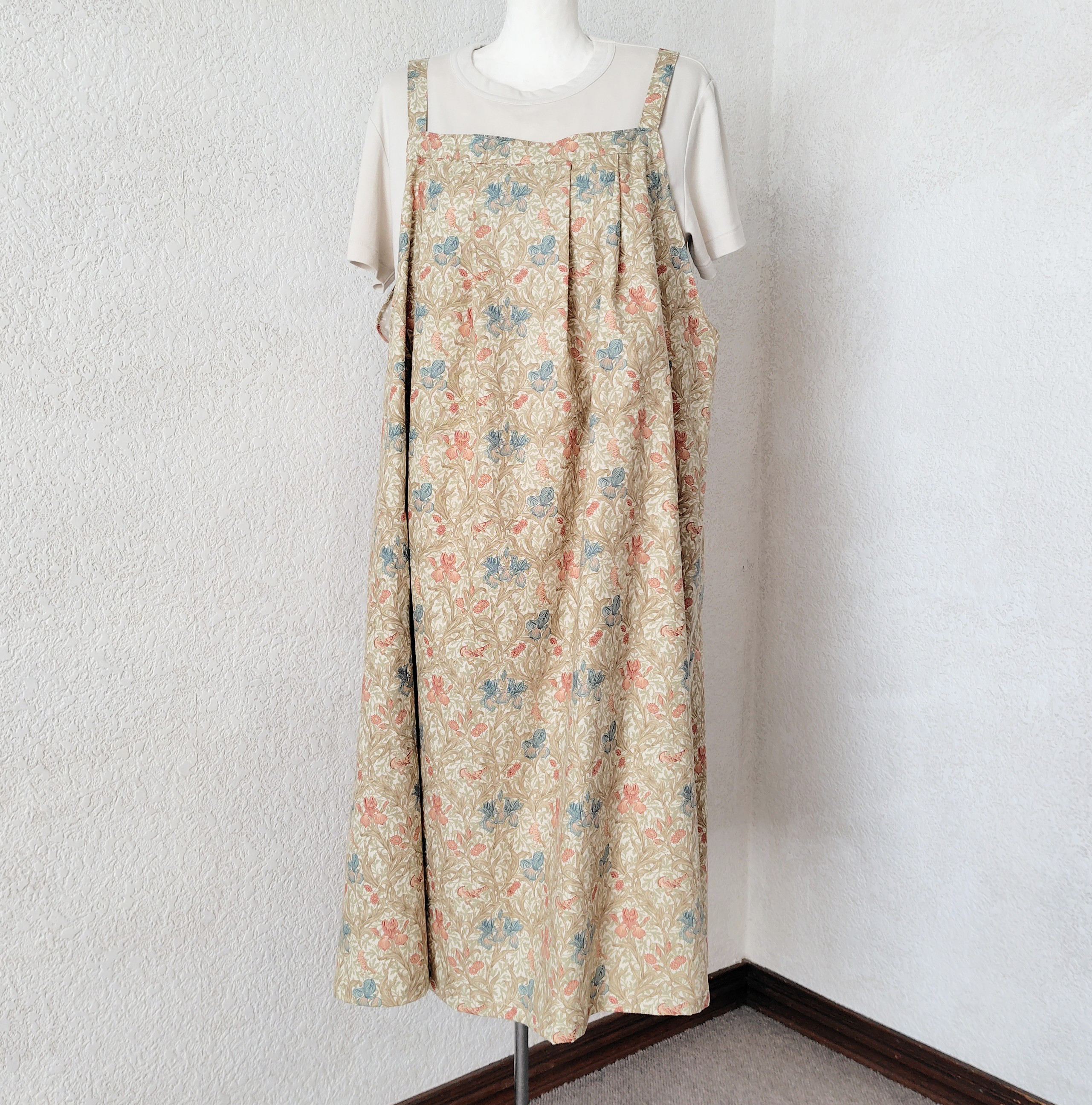 ウィリアム・モリス エプロン風ワンピース(アイリス/クリーム)S～Lサイズ用『Creema限定』