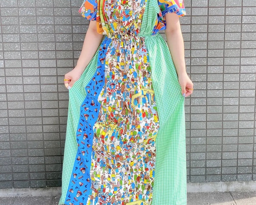 古着リメイク　アイボリーオーバーオールの贅沢パッチワークワンピース 古着リメイク アイボリーオーバーオールの贅沢パッチワーク