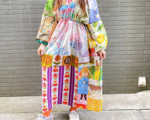 古着リメイク　アイボリーオーバーオールの贅沢パッチワークワンピース 古着リメイク アイボリーオーバーオールの贅沢パッチワーク