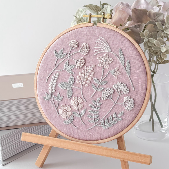 秋の七草 刺繍ファブリックパネル 直径16cm /花柄 インテリア 壁飾り