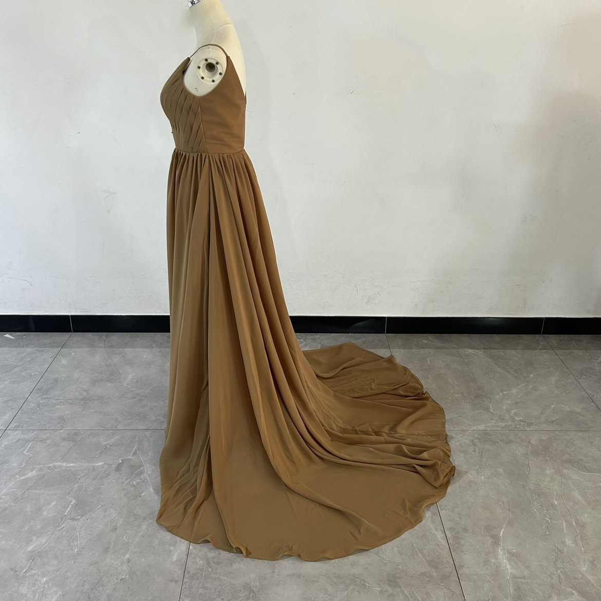 Vネックドレス カラードレス テラコッタ色 背中見せ トレーン 二次会/2次会/挙式/前撮