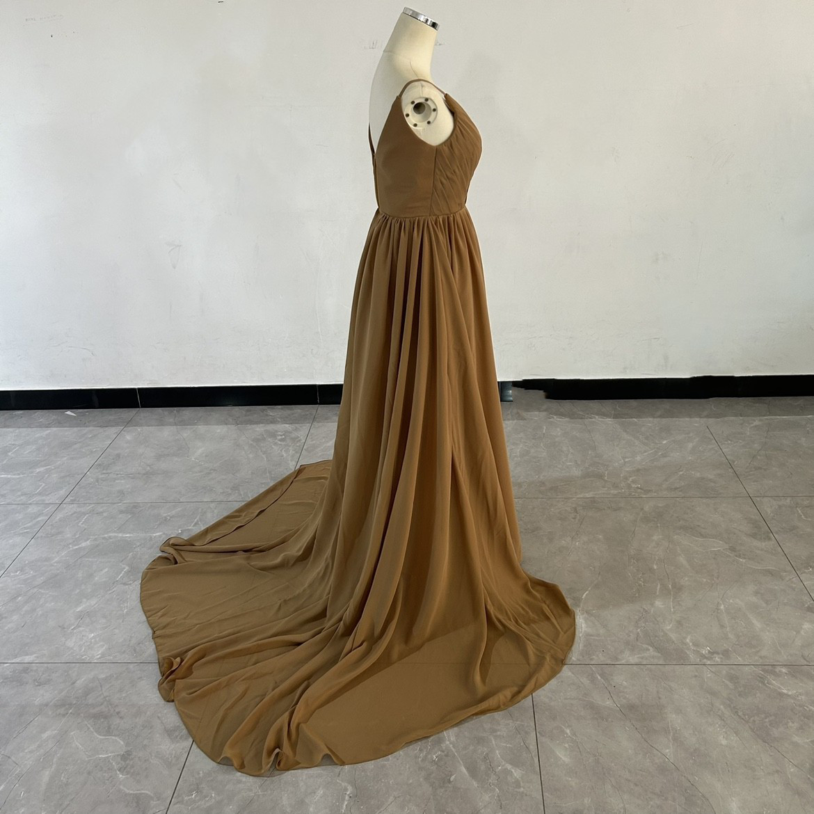 Vネックドレス カラードレス テラコッタ色 背中見せ トレーン 二次会/2次会/挙式/前撮