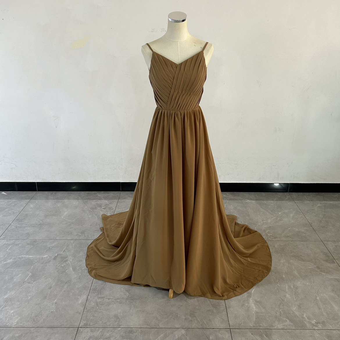 Vネックドレス カラードレス テラコッタ色 背中見せ トレーン 二次会/2次会/挙式/前撮