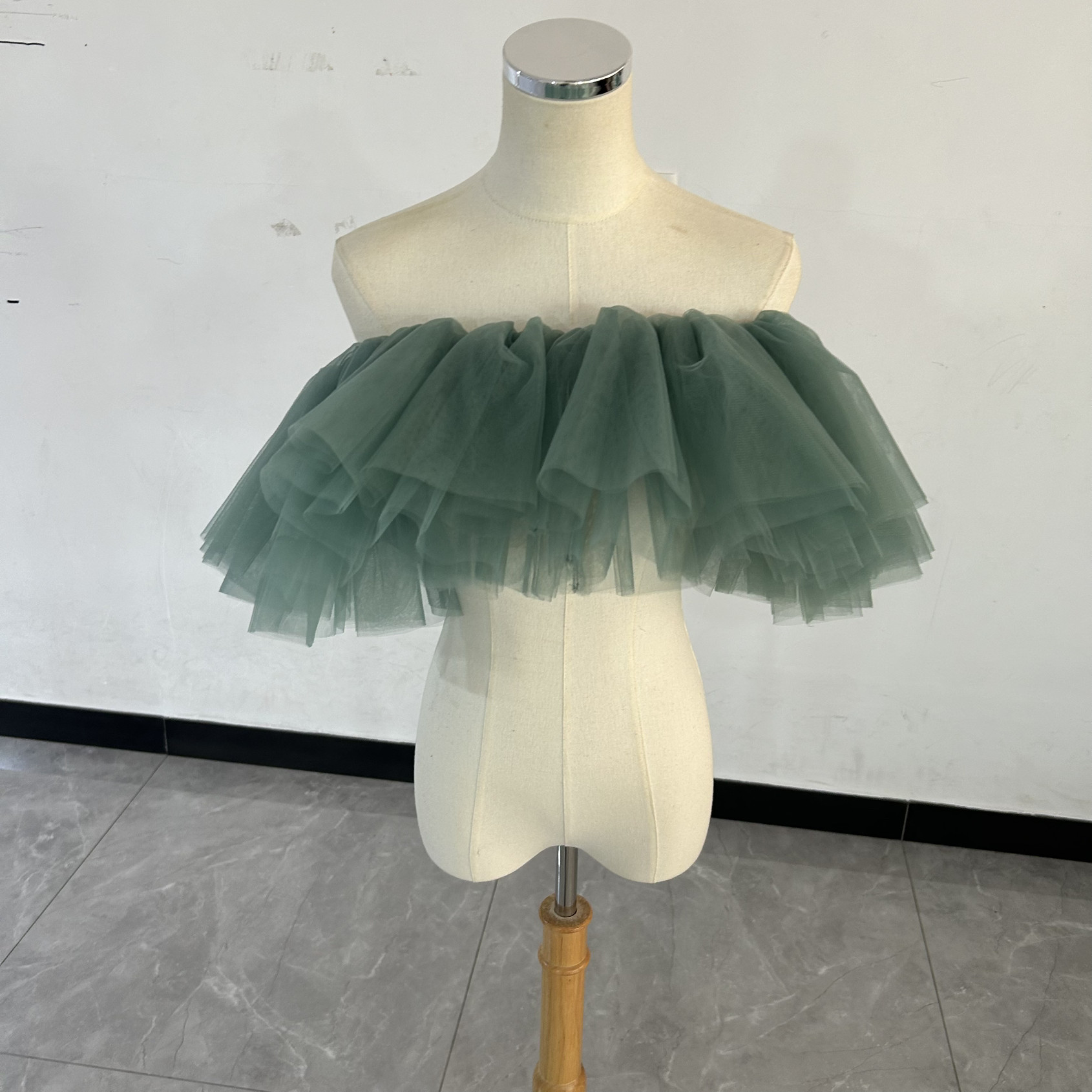 グリーン  ウエディングドレス オフショルダー カラードレス サイズ調整可能　ドレスアレンジ お色直し