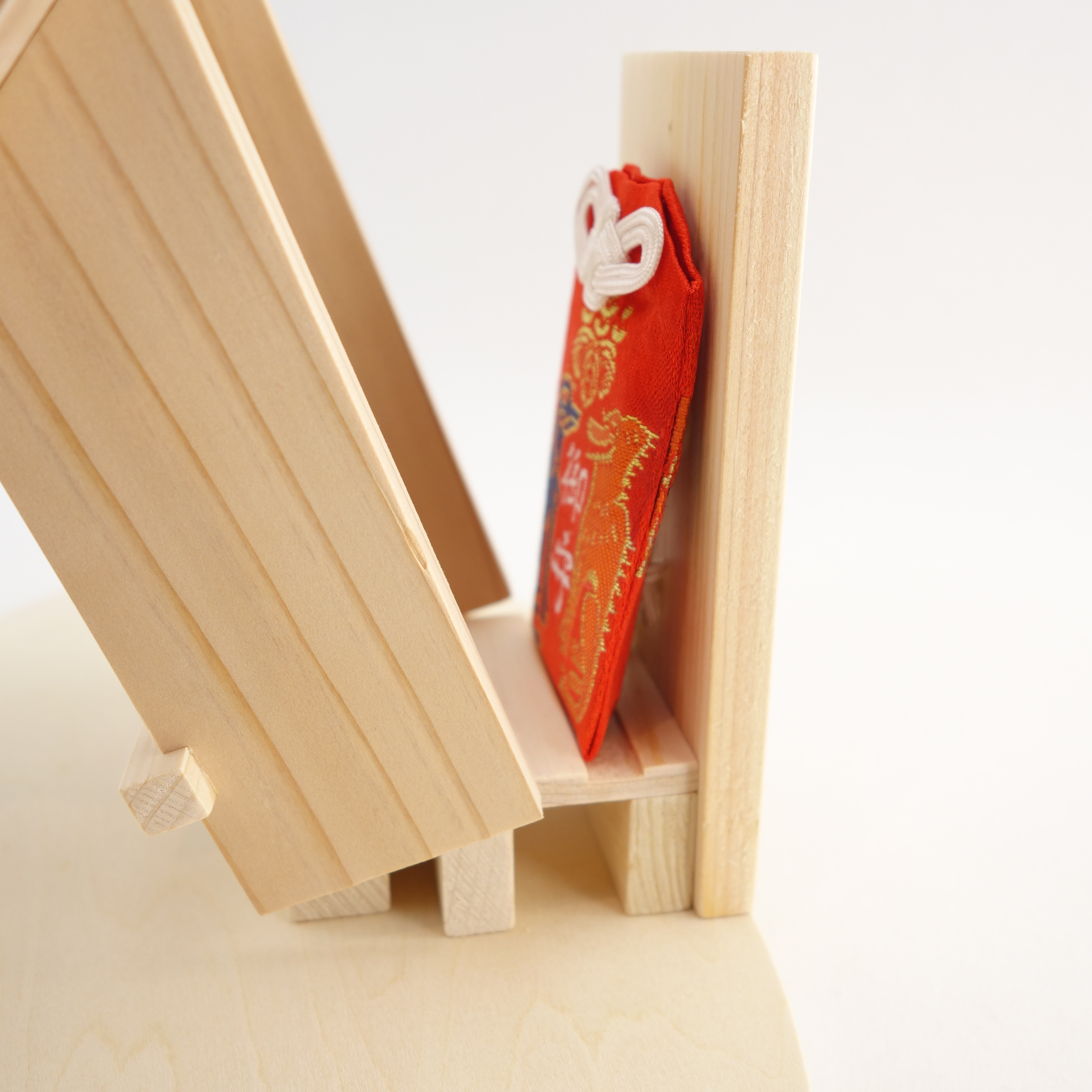 お守り神社《板葺き》壁掛け可　　神棚　お守り入れ