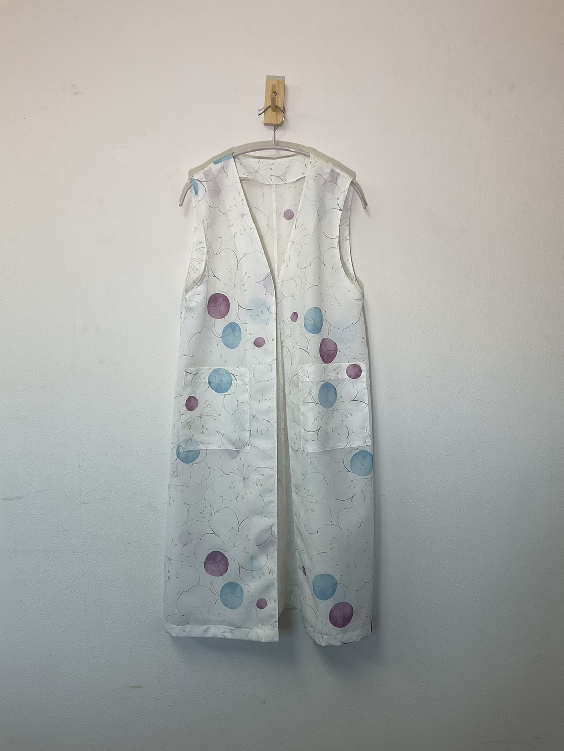 ベスト　白　レディースF