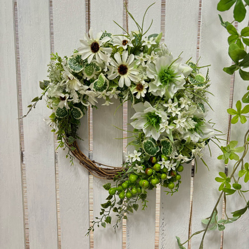 真夏のフレッシュグリーン風クレセントリース 壁かけ ベリー さわやか