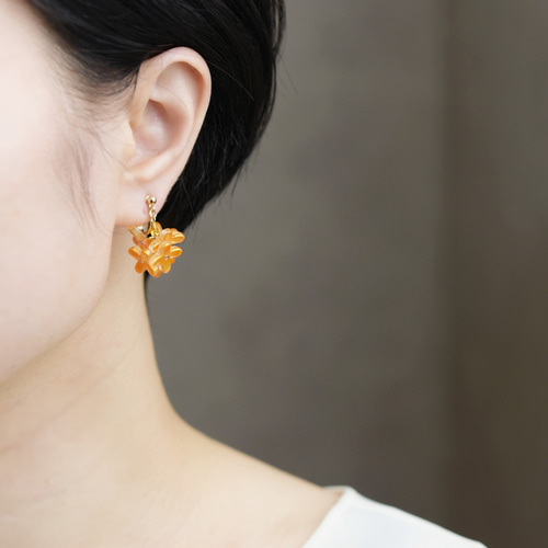 秋限定【14kgf ピアス】金木犀の花束 / オレンジ 秋色・秋の誕生花2025