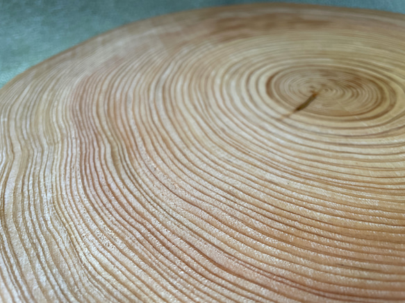 【割れ防止加工】皮無し桧丸太の輪切り　直径35ｃｍ前後　厚み3ｃｍ また