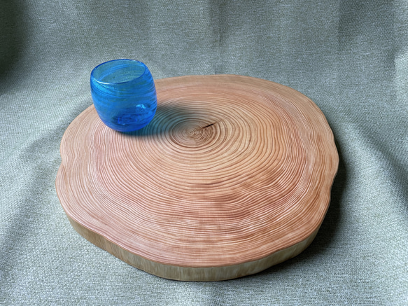 【割れ防止加工】皮無し桧丸太の輪切り　直径35ｃｍ前後　厚み3ｃｍ また