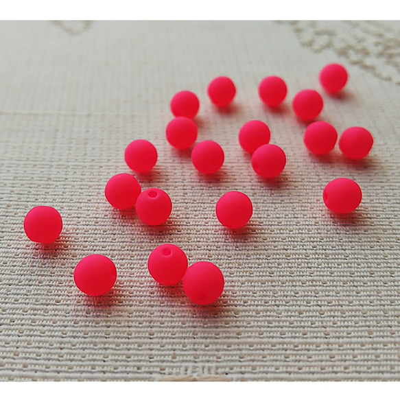 ポンポンピンク　チェコビーズ　4mm 20個 1枚目の画像